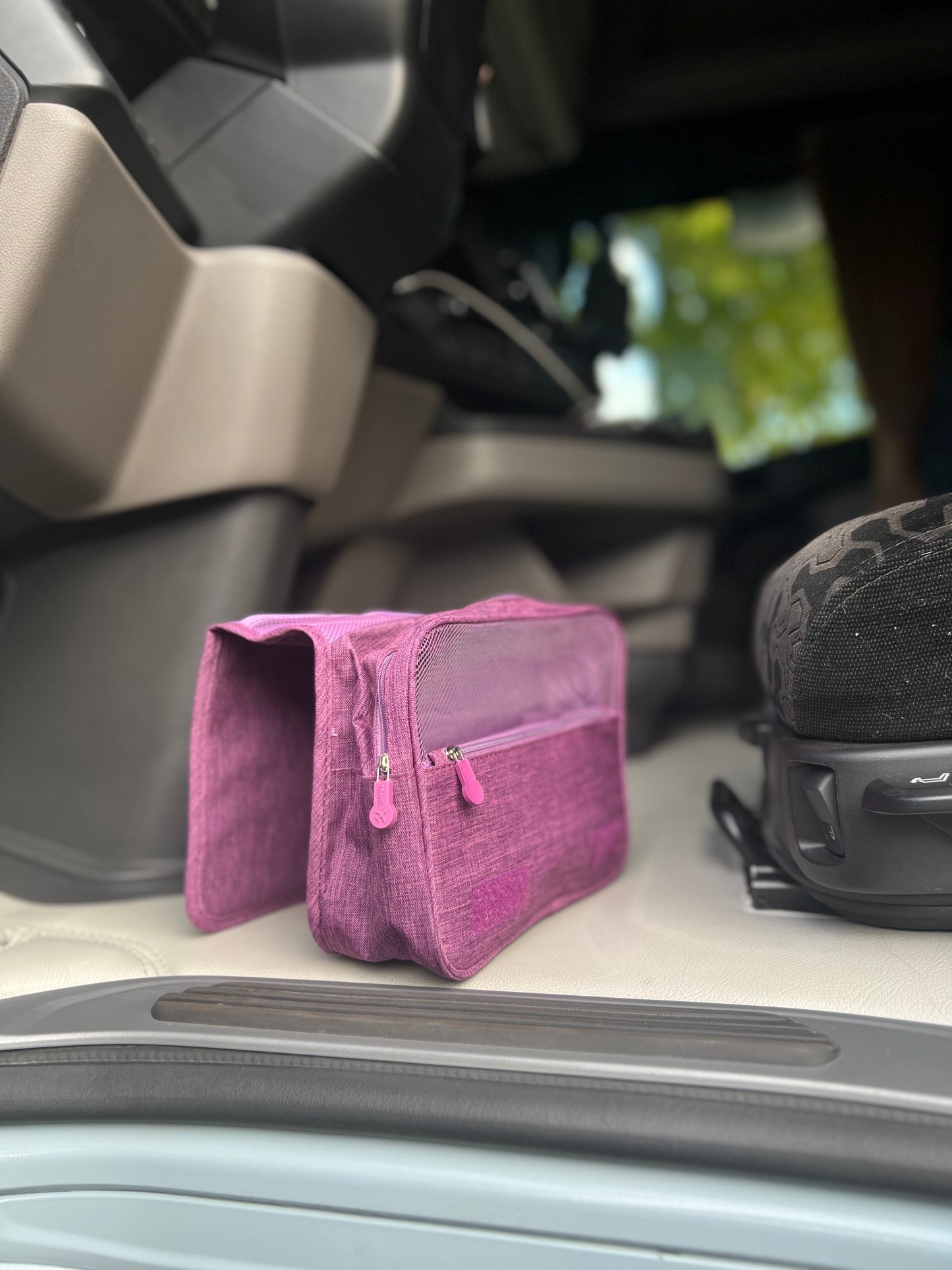 Trousse de toilette suspendue - Gardez vos affaires au sec et rangés sur la route